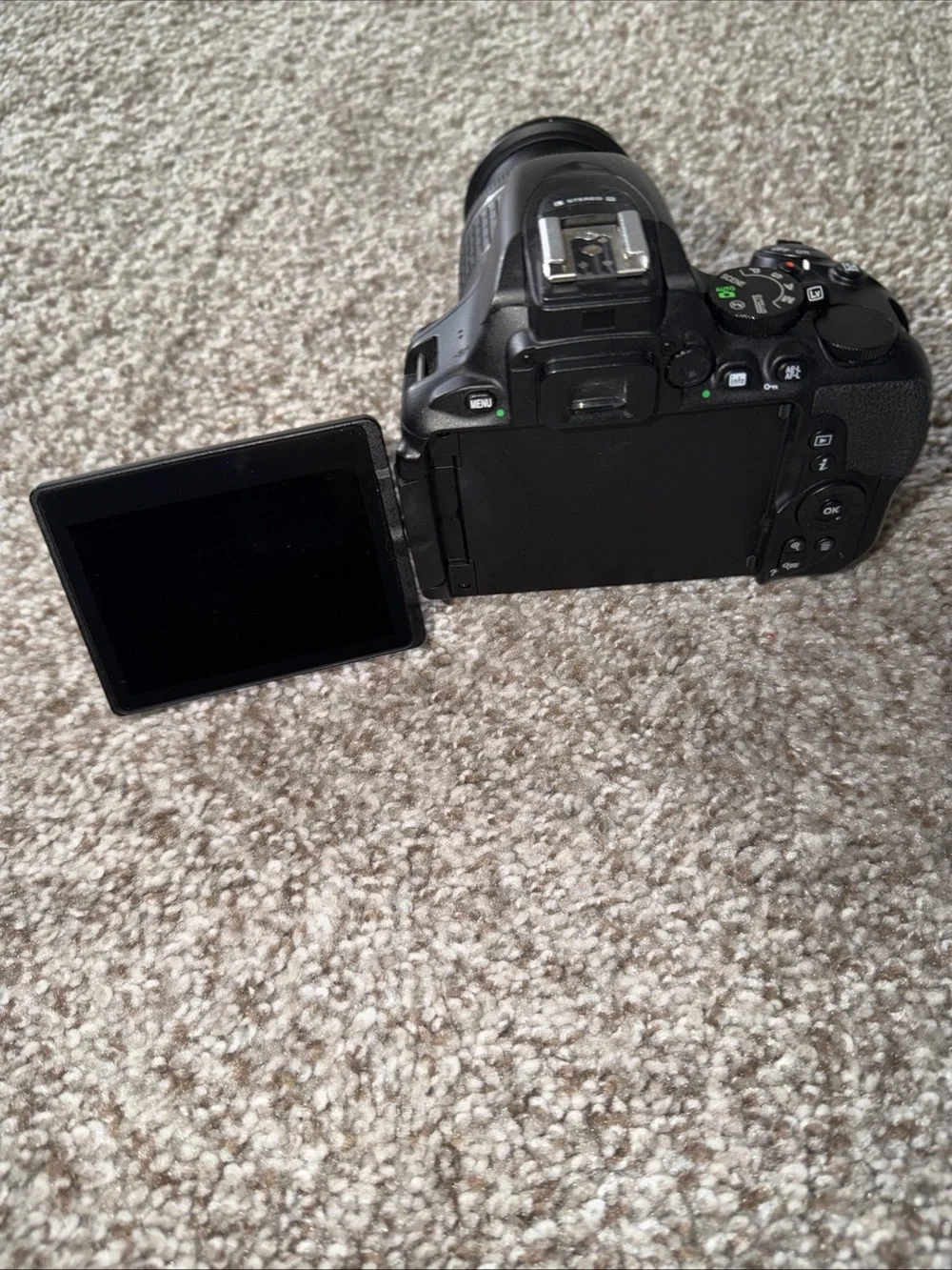 Nikon D5600 DSLR camera AF-P DX NIKOR lens